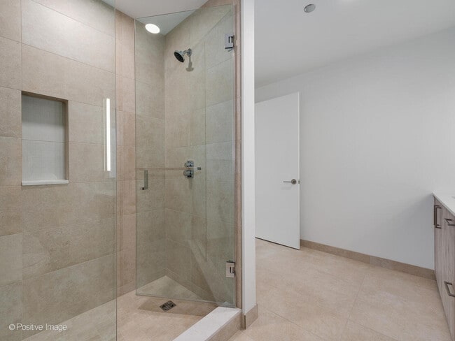 Building Photo - 211 N Harbor Dr