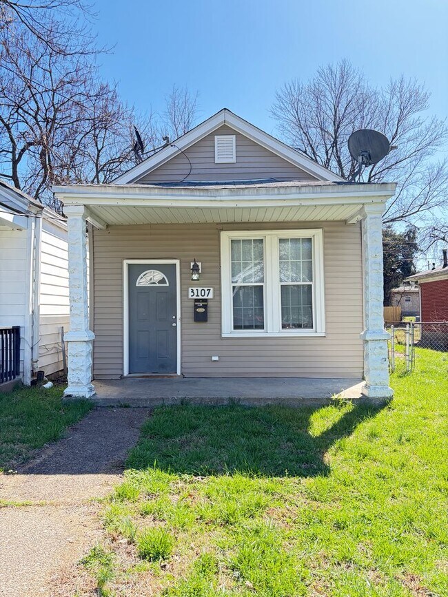 Building Photo - 2 bedroom 1 bath home close to Churchill Downs