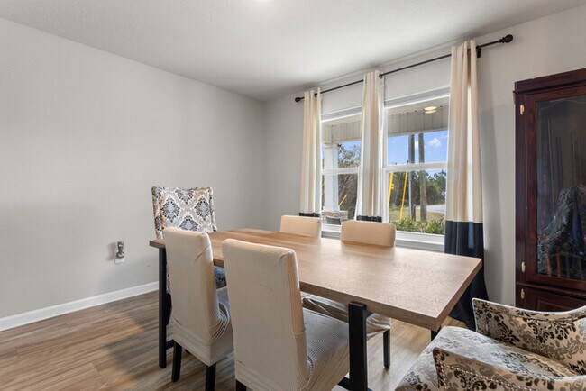Building Photo - 8588 Palmetto Dr