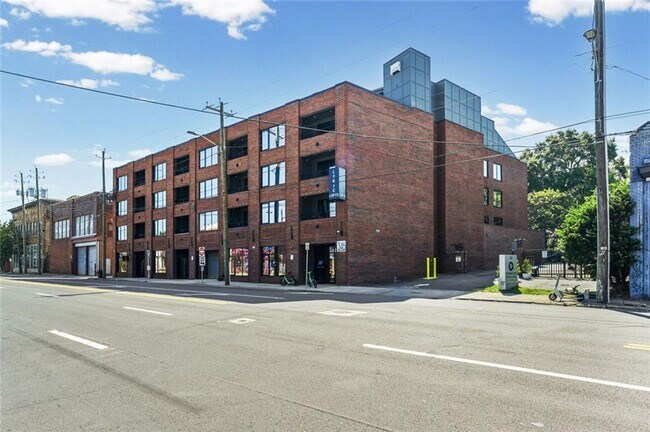 Building Photo - 346 Peters St SW