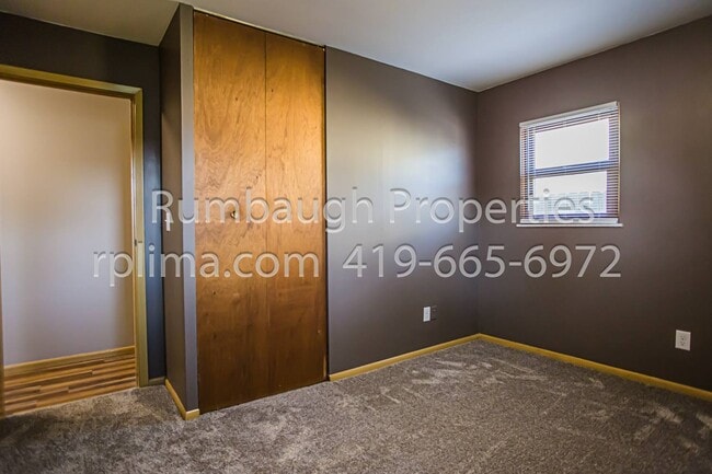 Building Photo - 614 W Ford Ave