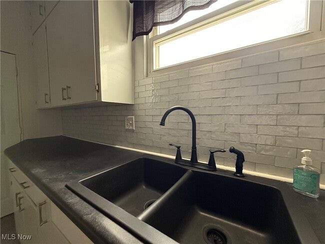 Building Photo - 1013 Prospect St NW