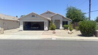 Building Photo - 3136 E Roveen Ave
