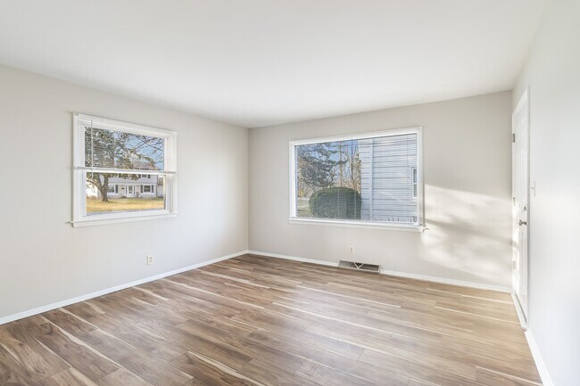 Primary Photo - W166N9182 Grand Ave