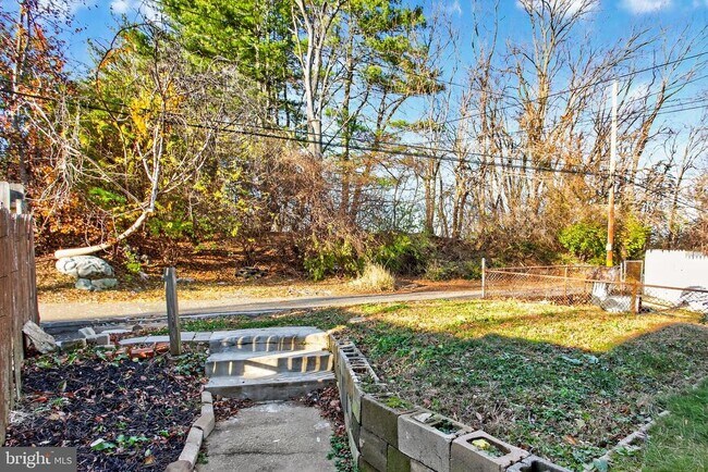 Building Photo - 1118 Sterling Ave