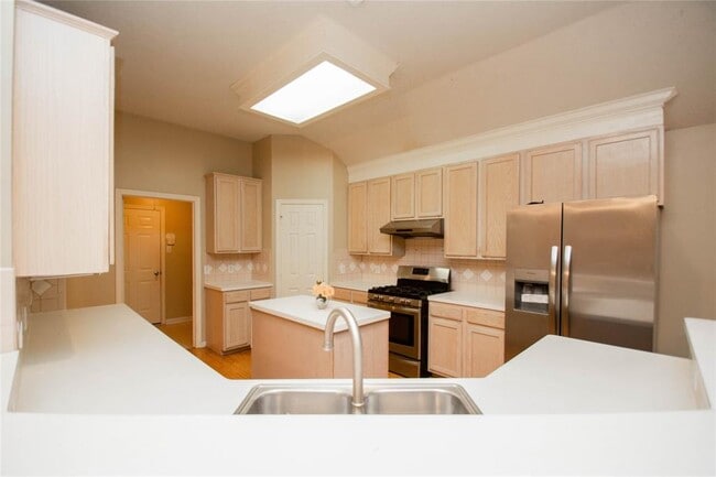 Building Photo - 7731 Las Flores Dr