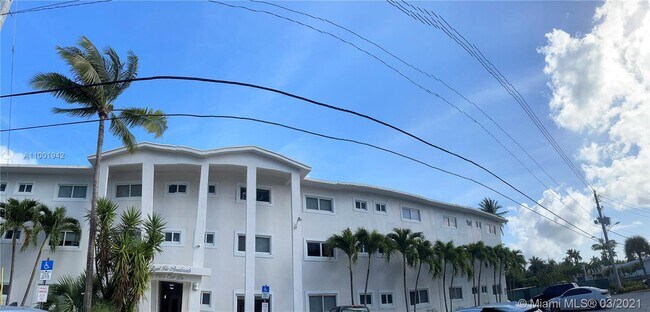 Building Photo - 7905 East Dr