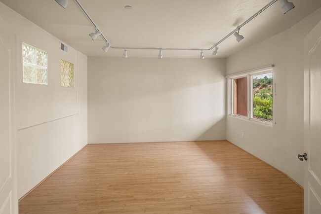 Building Photo - Unfurnished, 1-year long-term rental