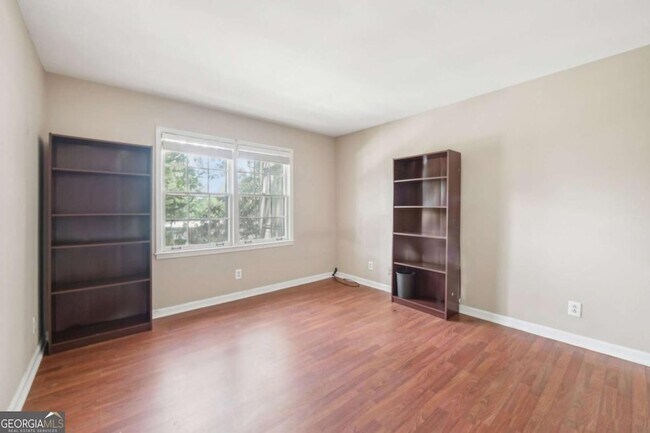 Building Photo - 72 Montre Square NW