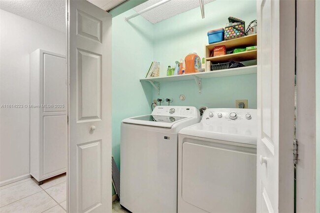 Building Photo - 5655 NW 86th Ave