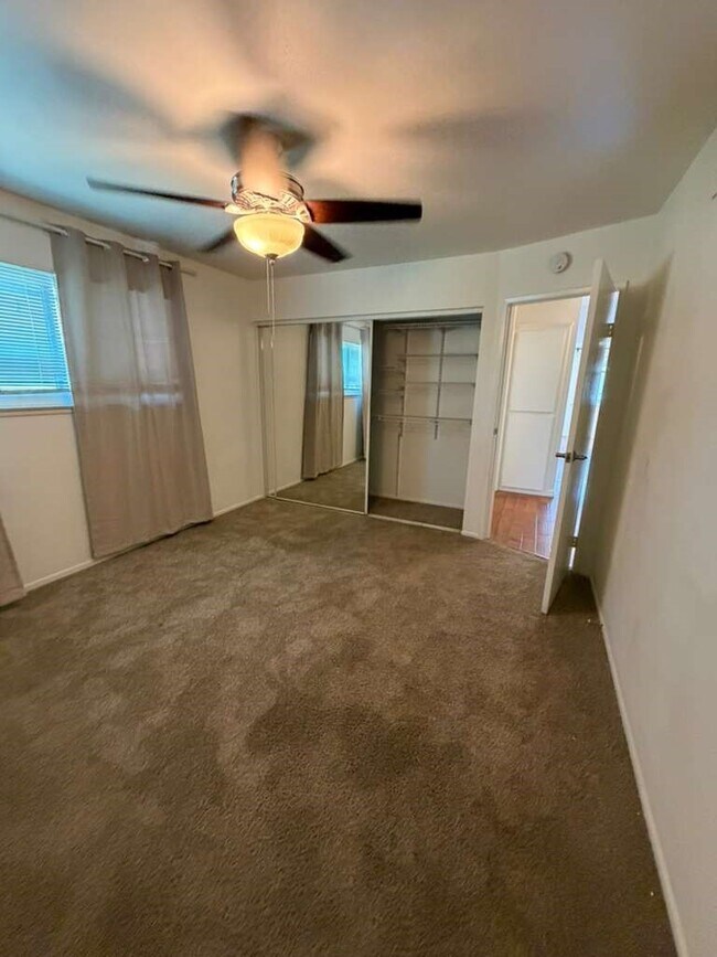 Building Photo - 4608 Via Vis