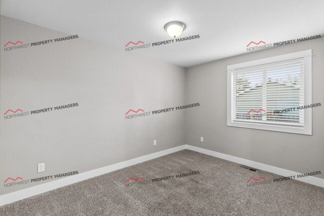 Building Photo - STATUS: AVAILABLE | R37 | $2295  **** MOVE IN SPECIAL ****