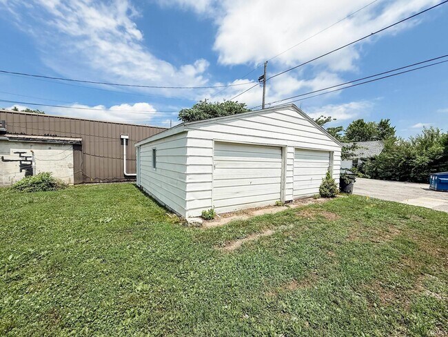 Building Photo - 1506 S Main St