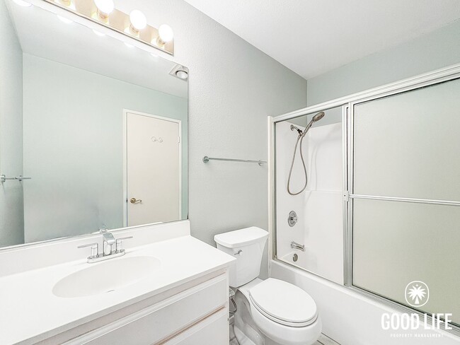 Building Photo - Spacious 2B/2BA Rancho Bernardo Condo with Balcony, W/D & Pool Access