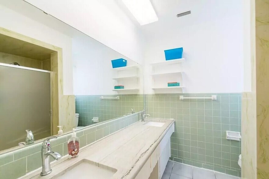 Building Photo - 2137 Shady Grove Dr