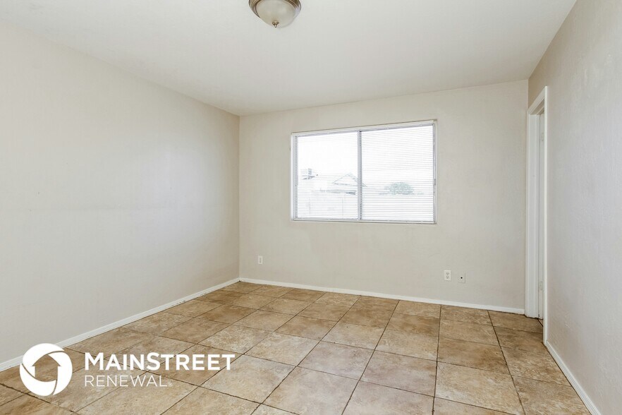 Building Photo - 3150 N 77th Ln