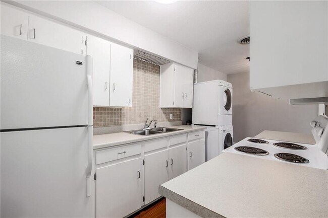 Building Photo - 1501 Braes Ridge Dr