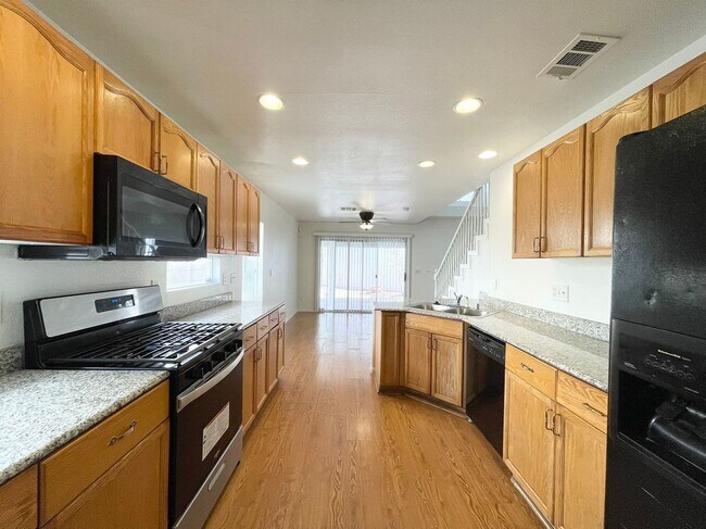 Building Photo - GATED COMMUNITY WITH POOL! Brand New Carpe...