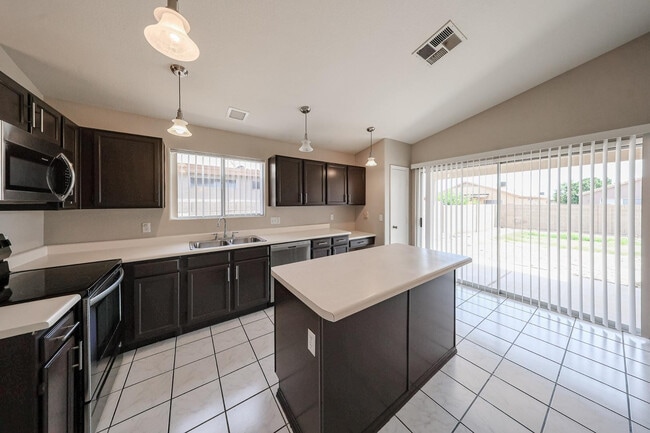 Building Photo - 3215 W Abraham Ln