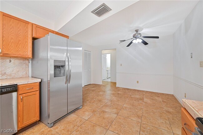 Building Photo - 759 96th Ave N