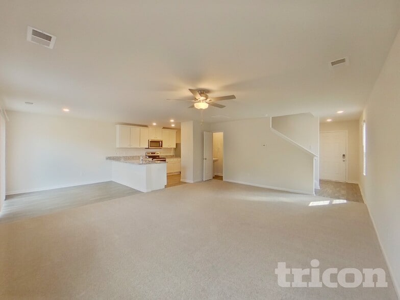 Building Photo - 2010 Southlea Dr