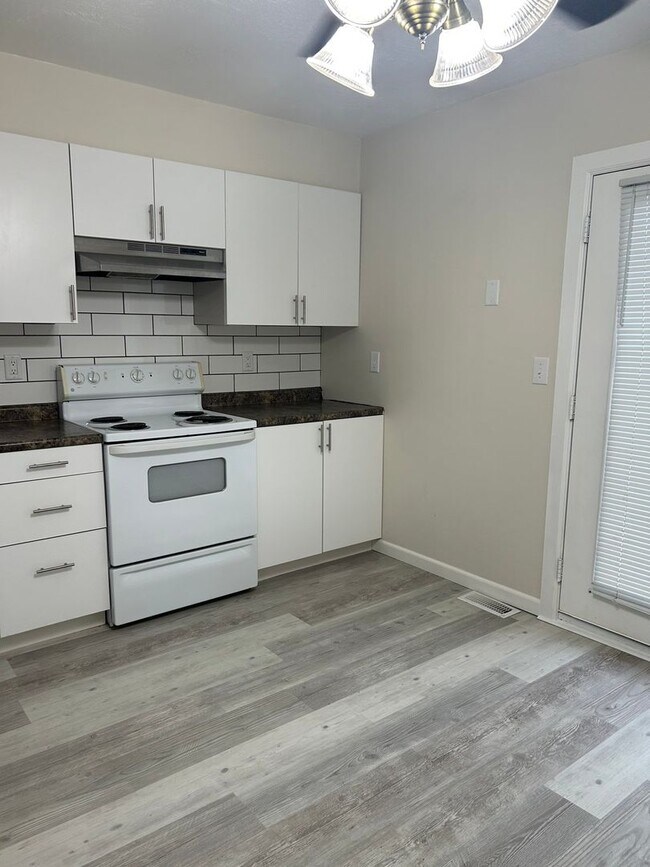 Building Photo - 1121 S 23rd St