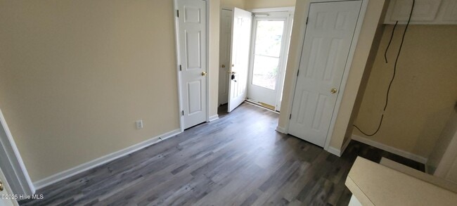Building Photo - 3960 Winds Ridge Dr