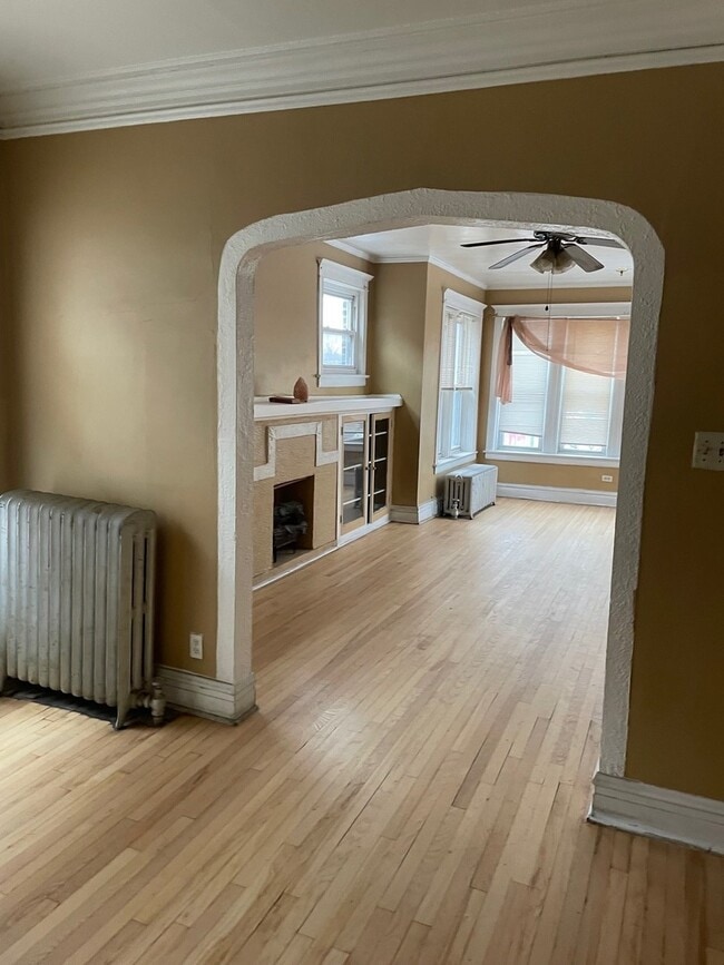 Building Photo - 7521 S Yale Ave