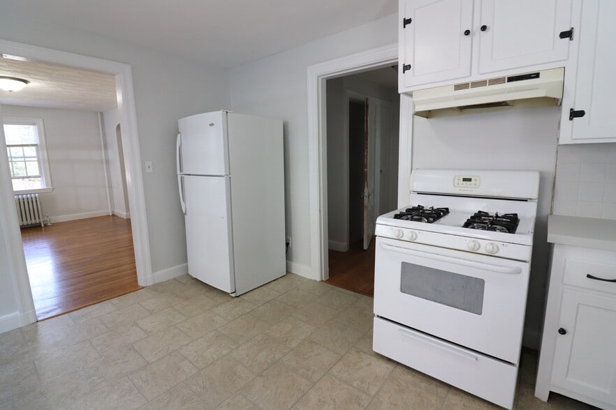 Building Photo - 72 Summit Ave