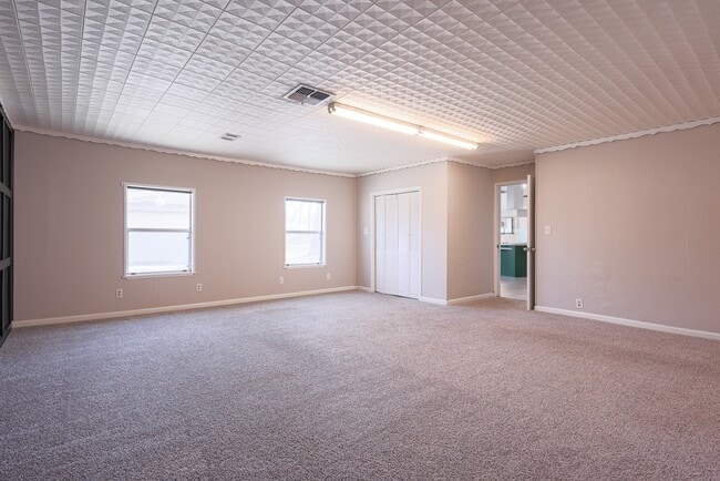 Building Photo - 20427 Lakeside Dr