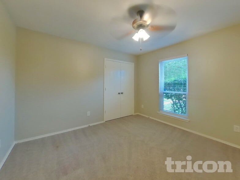 Building Photo - 112 Clover Leaf Ln