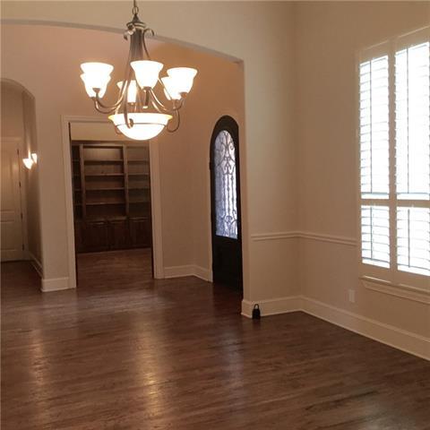 Building Photo - 1115 Navarro Dr