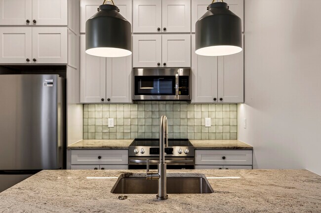 Building Photo - Renovated Historic Home