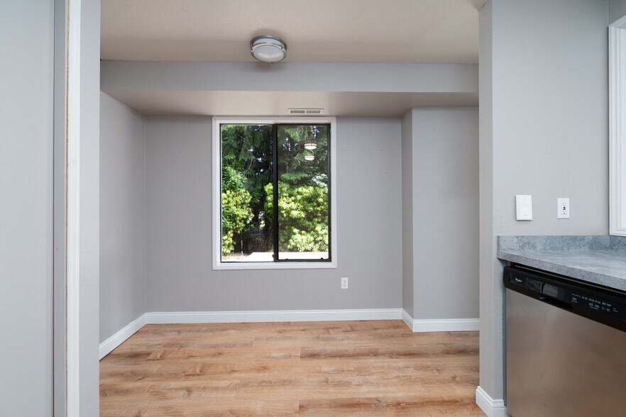 Building Photo - 124 N 39th Pl