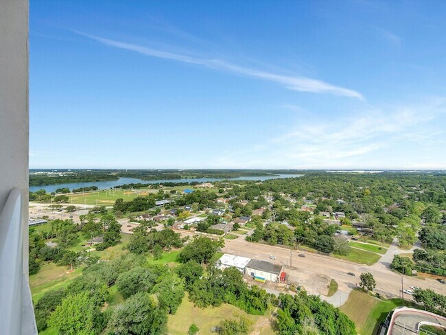 Building Photo - 4821 E NASA Pkwy