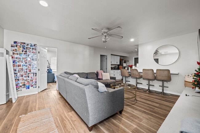 Building Photo - No back house!