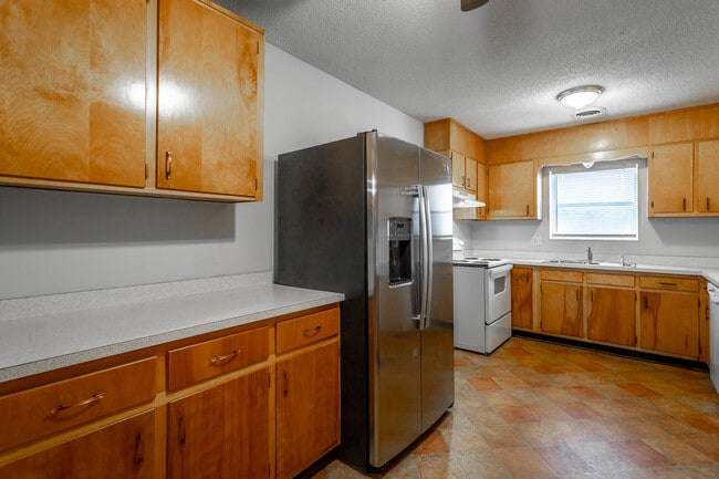 Building Photo - 17 Barnhardt Cir