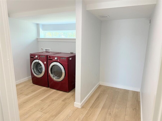 Building Photo - 100 W Caskey St
