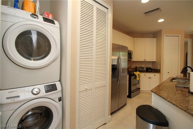 Building Photo - 1360 Sweetwater Cove