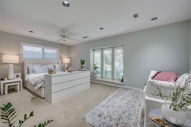 Building Photo - 5605 Lobello Dr