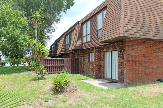 Building Photo - 1836 N Crystal Lake Dr