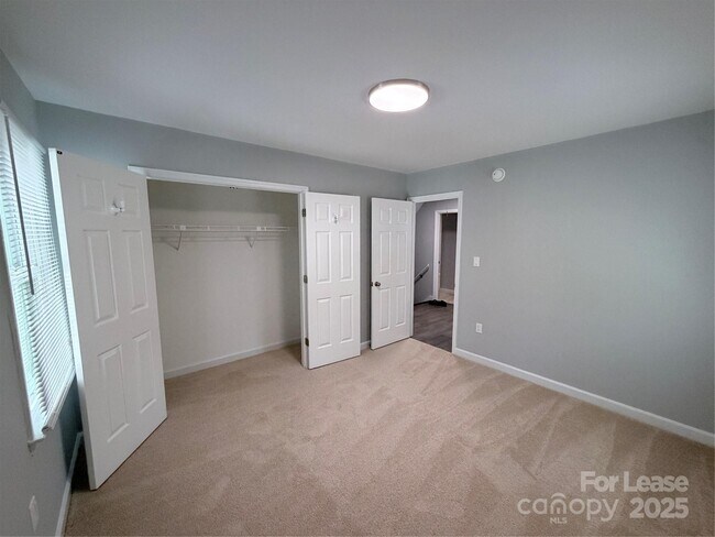 Building Photo - 2825 Edwin Jones Dr