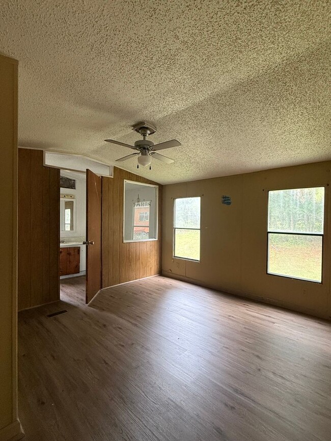 Building Photo - 2 bed, 2 bath mobile home in Beauregard