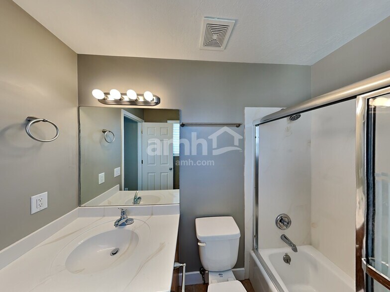 Building Photo - 1968 S 1550 W