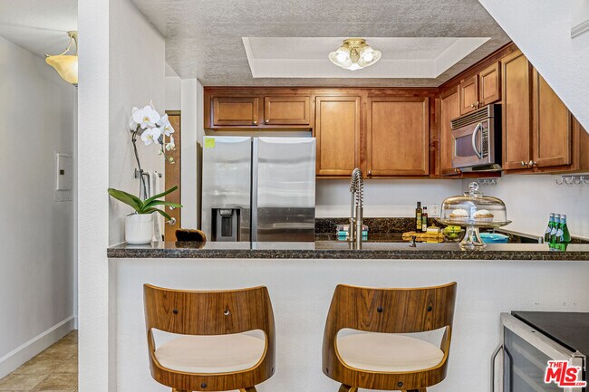 Building Photo - 1633 S Bentley Ave