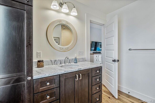 Building Photo - 60 Lilac Rd