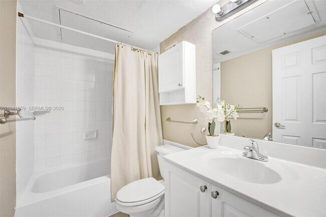 Building Photo - 2501 S Ocean Dr