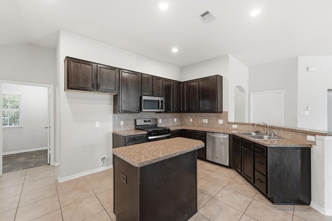 Building Photo - 5211 Cayenne Ln