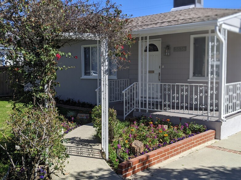 Building Photo - 5636 Cedros Ave