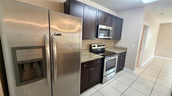 Building Photo - 3342 Landing Vw